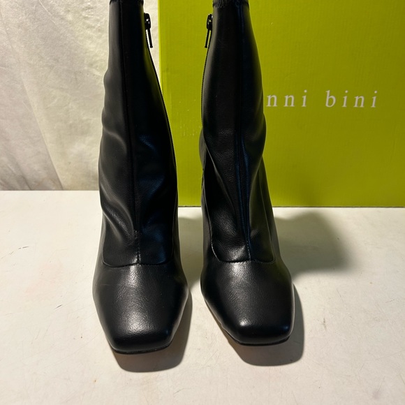 Gianni Bini black fauxleather ankle boots zip up sides 3” heel various sizes NWT - Picture 2 of 7